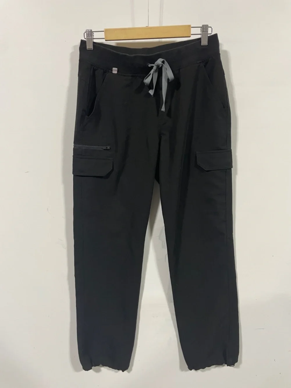 Figs technical collection Men's Black Cargo Jogger Pants with Drawstring Waist